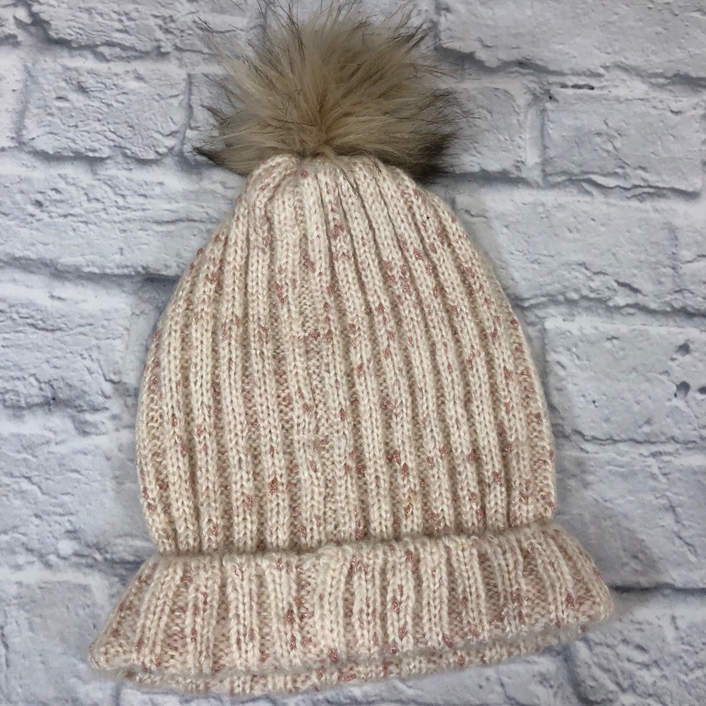 💰Bundle 3/$30 Betsey Johnson tan knit hat Pompom top Stretchy Faux Fur